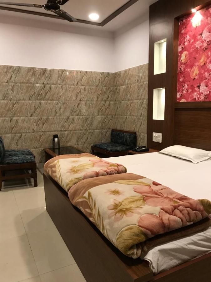 Hotel Natraj Bulandshahr Extérieur photo