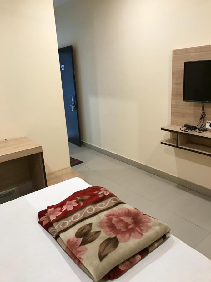 Hotel Natraj Bulandshahr Extérieur photo
